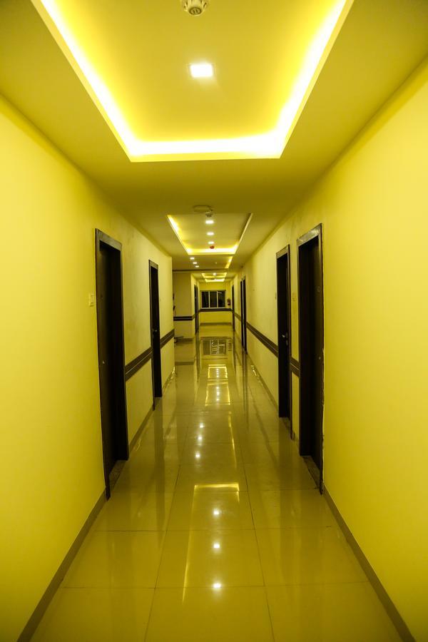 פאנבל Hotel Saheb מראה חיצוני תמונה