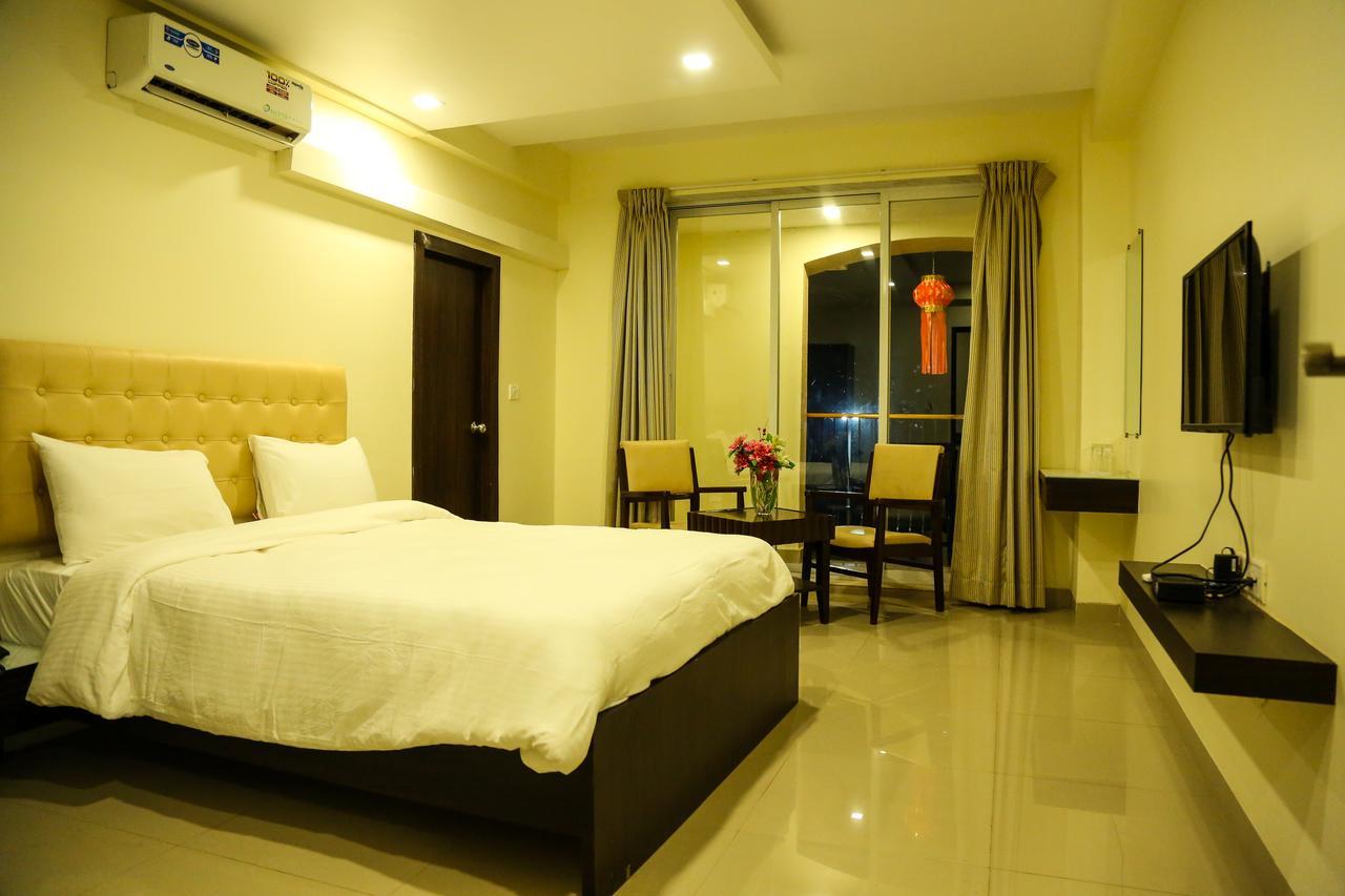 פאנבל Hotel Saheb מראה חיצוני תמונה